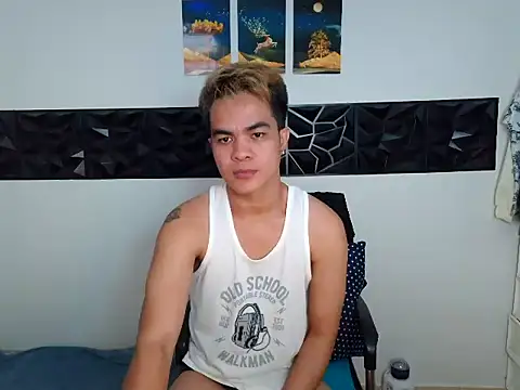 yourmikexxx (Ask my age) - LETS PLAY AND CUM
