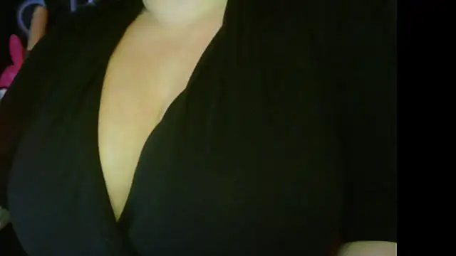 HoneyChambers live cam on StripChat