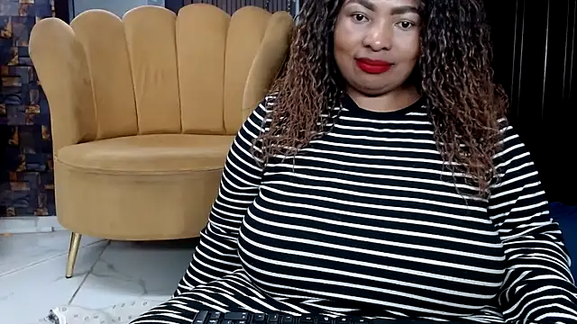 black_barbie4u live cam on StripChat