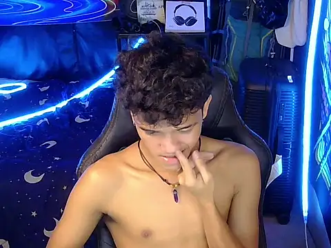 hugekenbigcock webcam