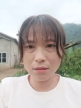 Linda-yiyi webcam