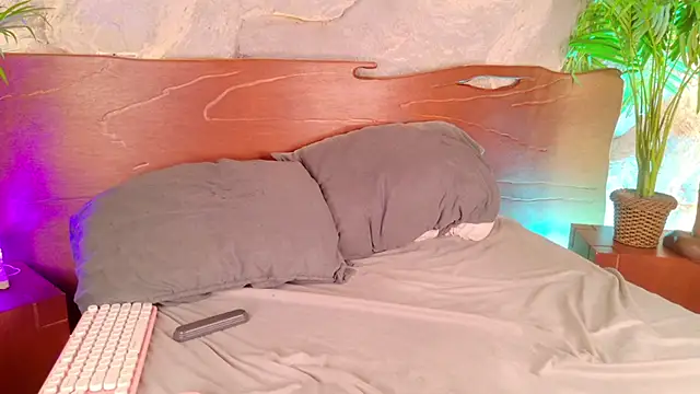 alisonn_moon webcam