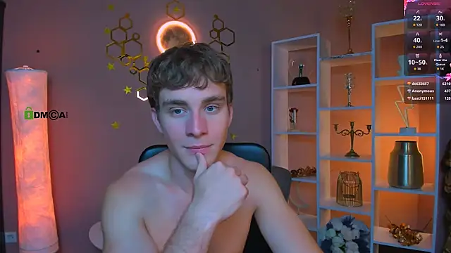 noah_nero webcam