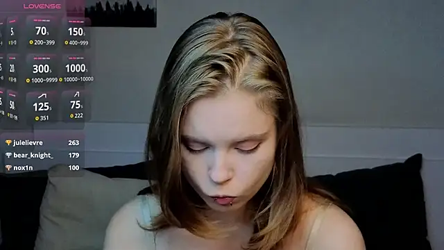 JulietteRain live webcam show