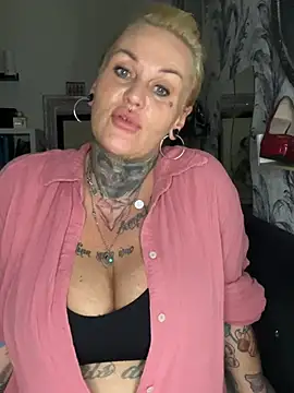 inkedmisslabaehm's live room