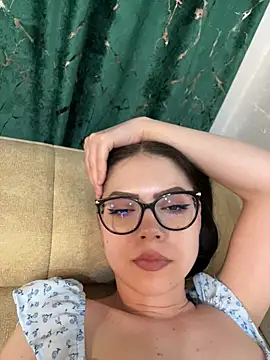 KaylaLewyss live webcam show