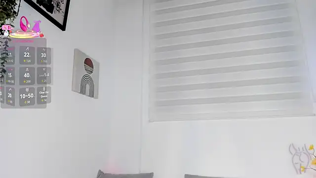 aisha_es live webcam show