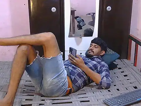 HotXKrish webcam