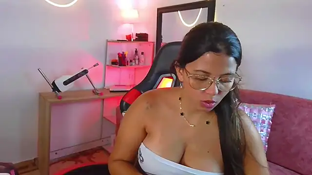 Megaan_Greey webcam