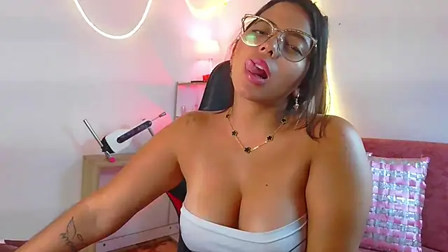 Megaan_Greey webcam