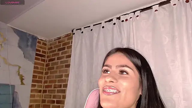 Salome_Cherie live cam on StripChat