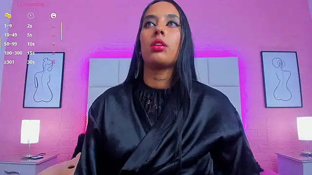 charlotte_kisss live cam on StripChat