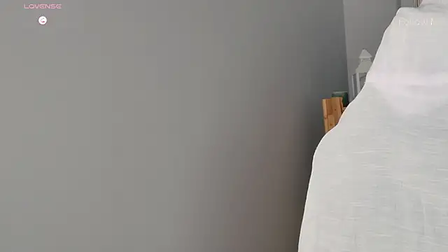 KiraMontoya webcam
