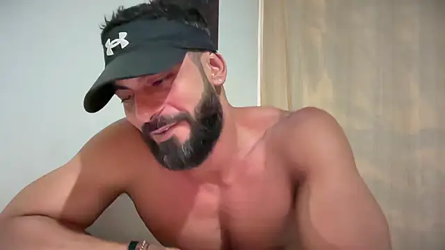 romeolovedark live cam on StripChat