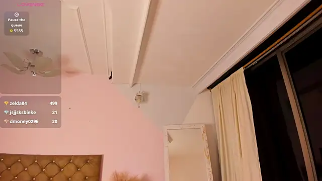 chel_moon live cam on StripChat