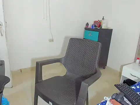 HUGEBOOBS_MILF webcam