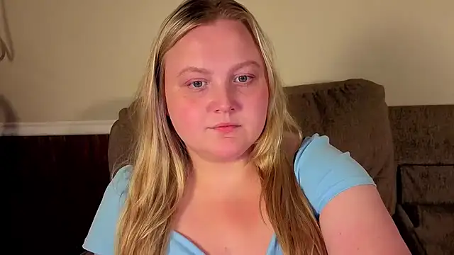 PhatAssBlond live cam on StripChat