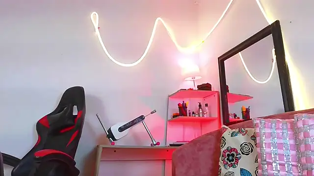 Megaan_Greey webcam