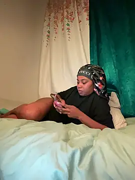 TheRealOshunQueen webcam
