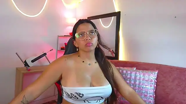 Megaan_Greey webcam