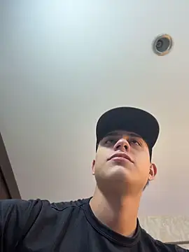 Lander_Cruz Live Webcam on Stripchat