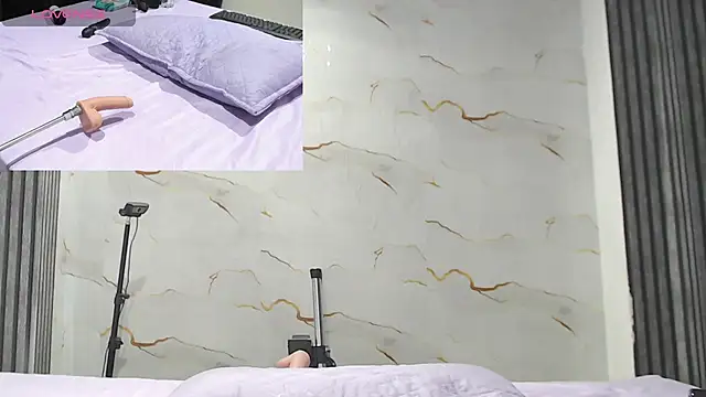 Emma_trons_ webcam