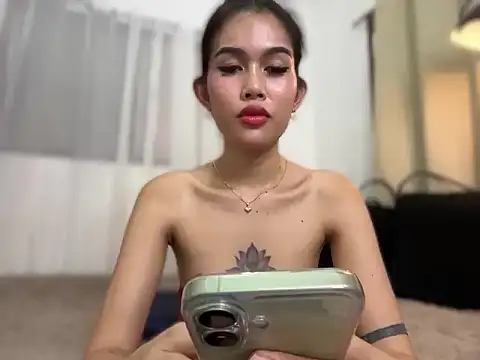 Modella: Fra_La