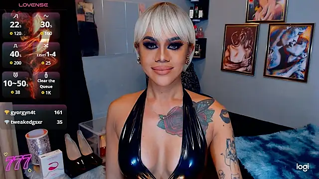 StellaStrong30 live cam on StripChat