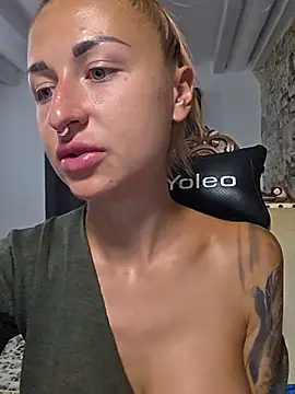 kylie_blck live cam on StripChat