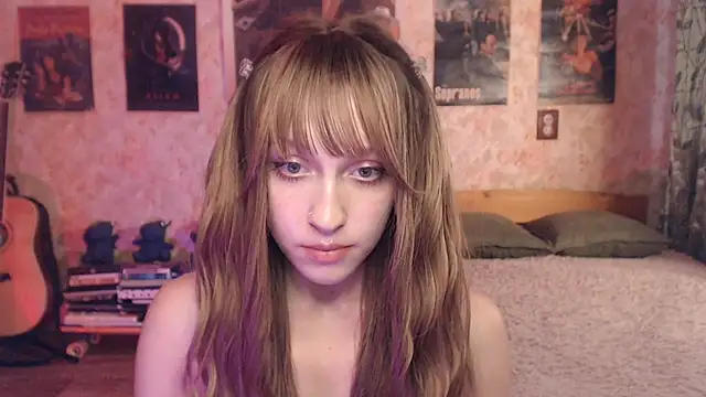 Friendly_Ellie live cam on StripChat