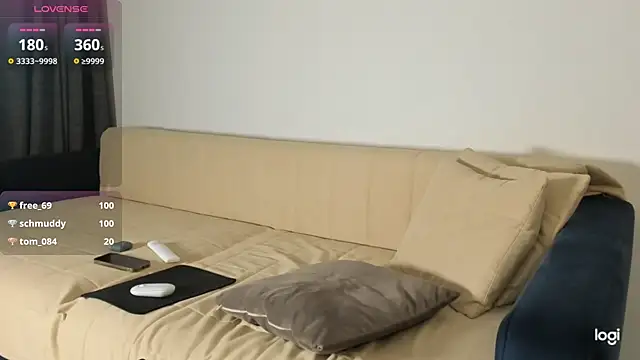 AmelinaLove webcam