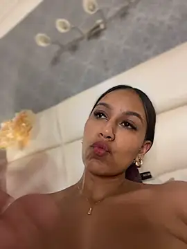 MiilaBlake live cam on StripChat