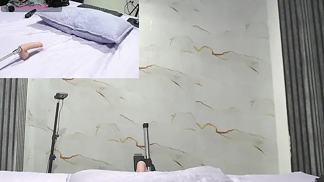Emma_trons_ webcam