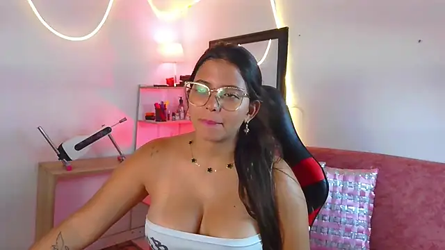 Megaan_Greey webcam