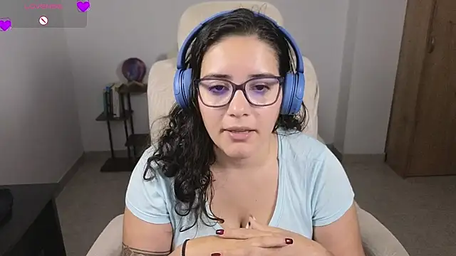 blue__moon_ live cam on StripChat