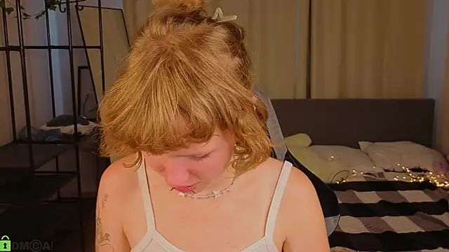 VioletDesiree webcam