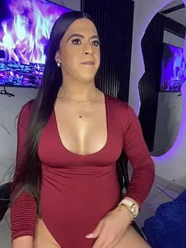Naughtysofiaa live sex cam