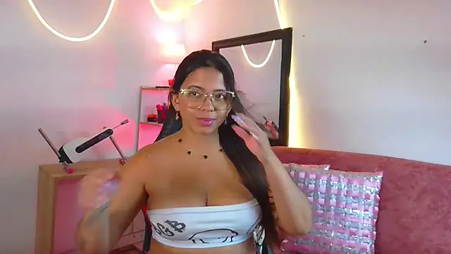 Megaan_Greey webcam