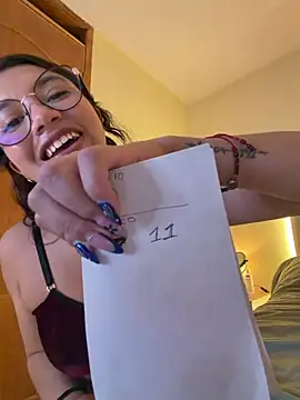 CocoaGigiMuse live cam on StripChat