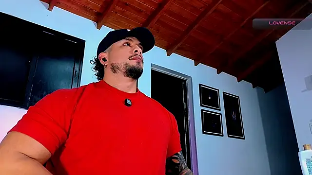 SilvaBranko live cam on StripChat