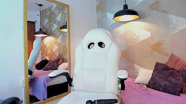 LalilaBrunettee webcam