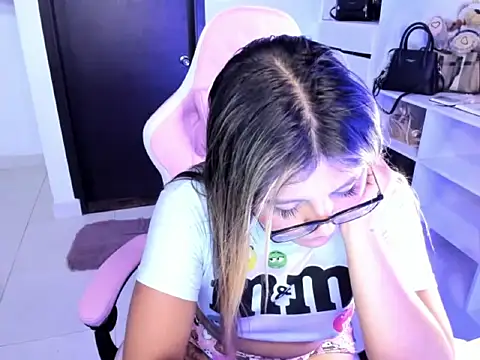 cristina697 webcam