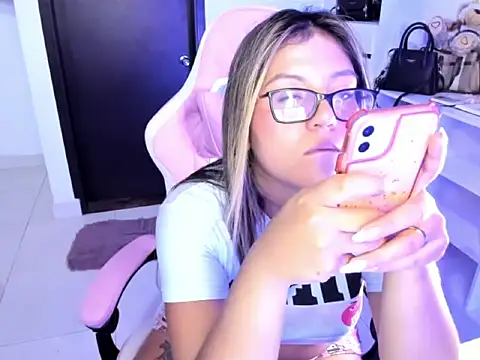 cristina697 webcam