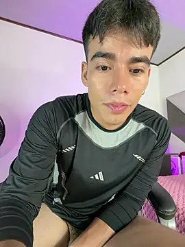 Alejandro_karter... Live Webcam on Stripchat
