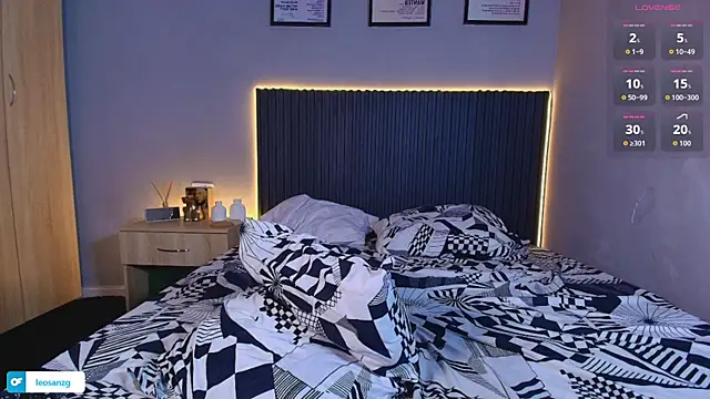 Leo_Savage_ webcam