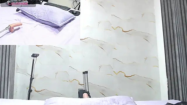 Emma_trons_ webcam