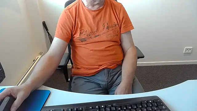 Buggemann Live Webcam on Stripchat