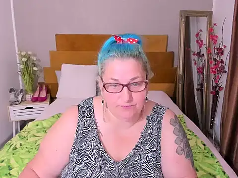 Sugarmommy_69X webcam
