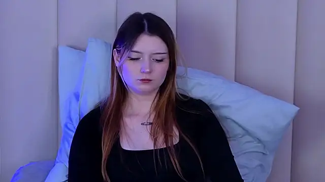 AlyssFrost webcam