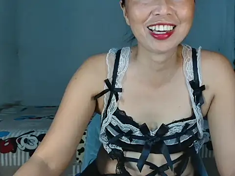 helenam - HelenaM's free webcam - UK Sex Cams
